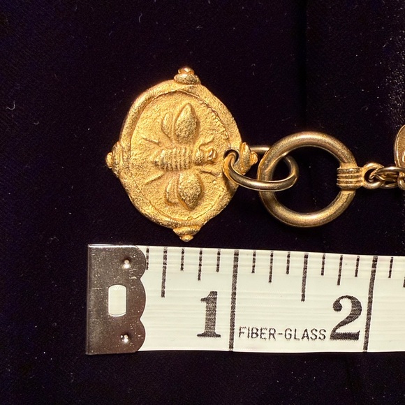 Susan Shaw Gold Bee Intaglio & Coral Bead Bracelet NWOT - Picture 3 of 17